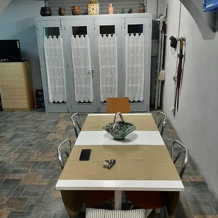 Estudi Desvern Apartment *